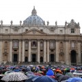 piazza S.Pietro in attesa 2^ fum.